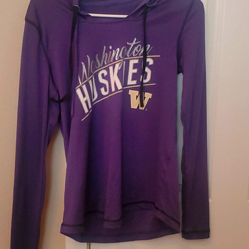 Long sleeve washington huskie shirt